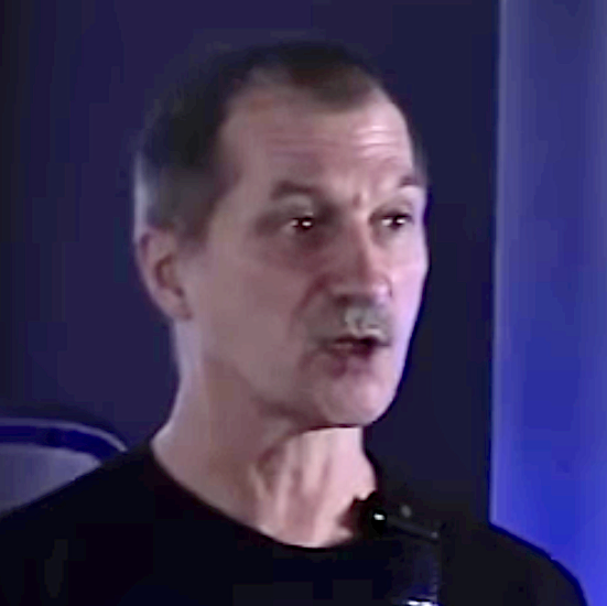 Смертельно опасны и сохраняют молоко свежим: что мы знаем о лягушках и жабах